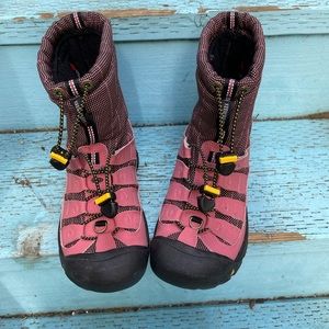 Keen waterproof pink snow hiking shellback boots US5